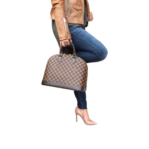 Classy handbag, GH₵350
