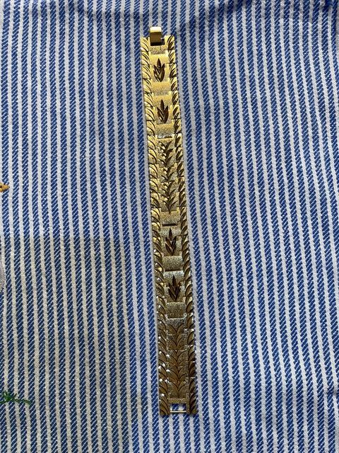 Gold bracelet