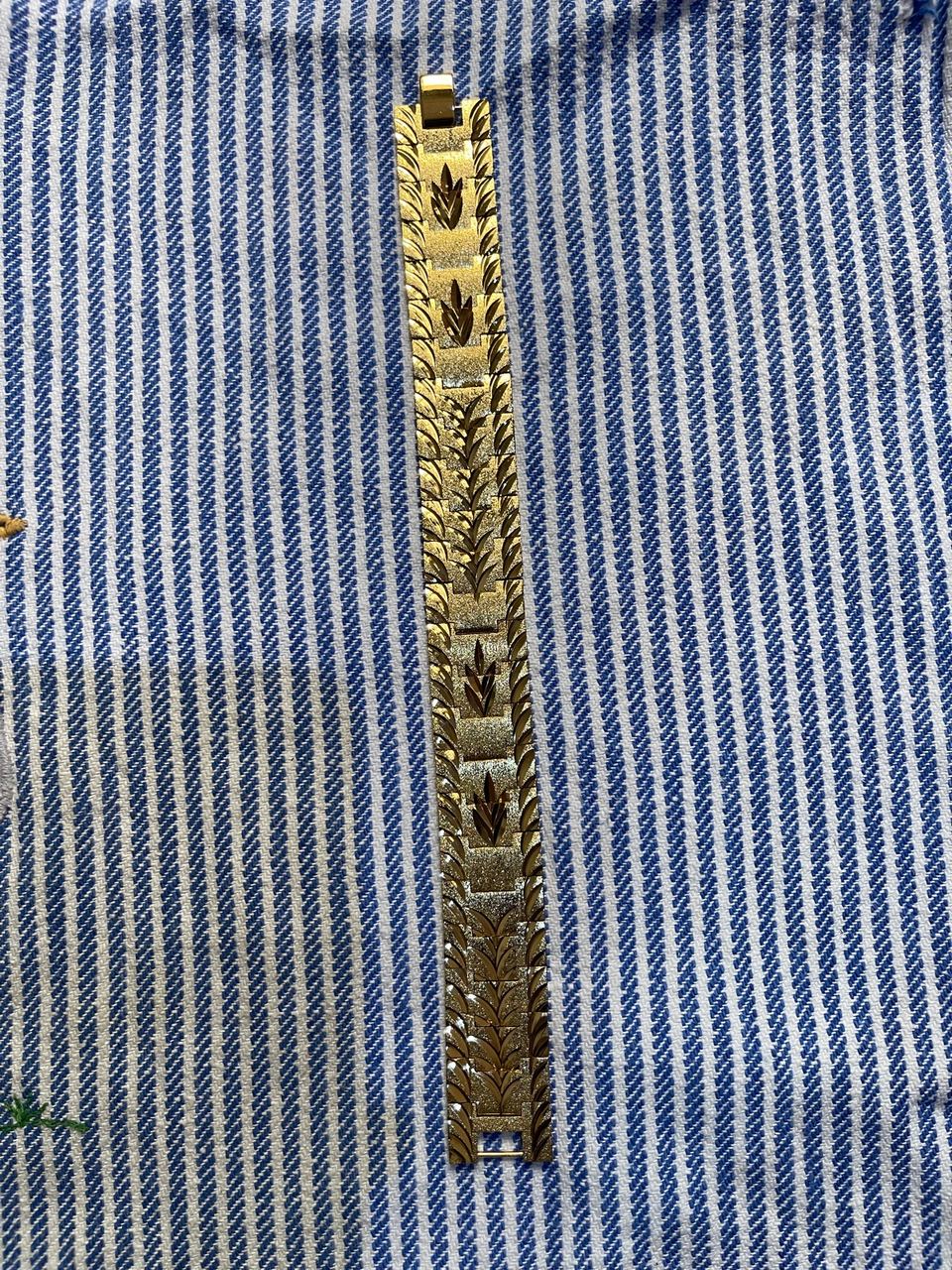 Gold bracelet